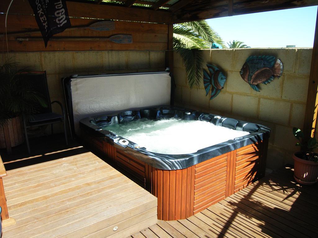 Ocean Reef Homestay Перт Экстерьер фото