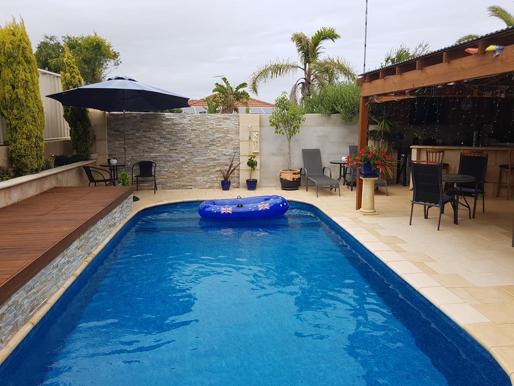 Ocean Reef Homestay Перт Экстерьер фото