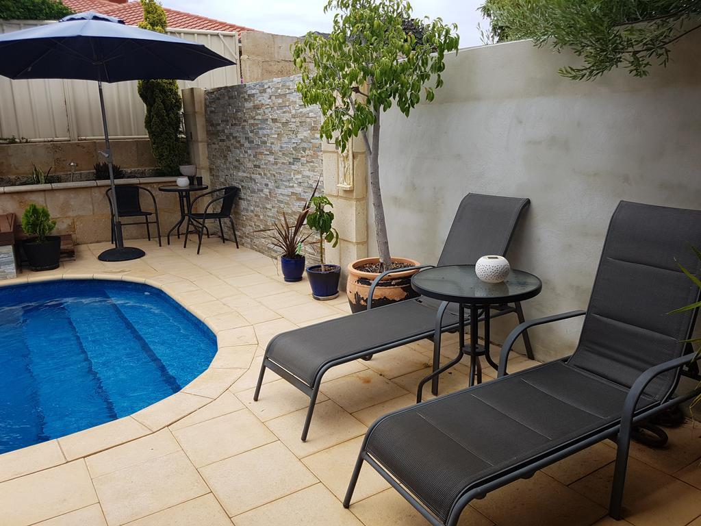 Ocean Reef Homestay Перт Экстерьер фото