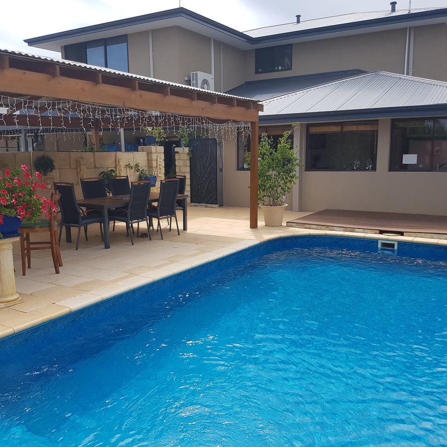 Ocean Reef Homestay Перт Экстерьер фото