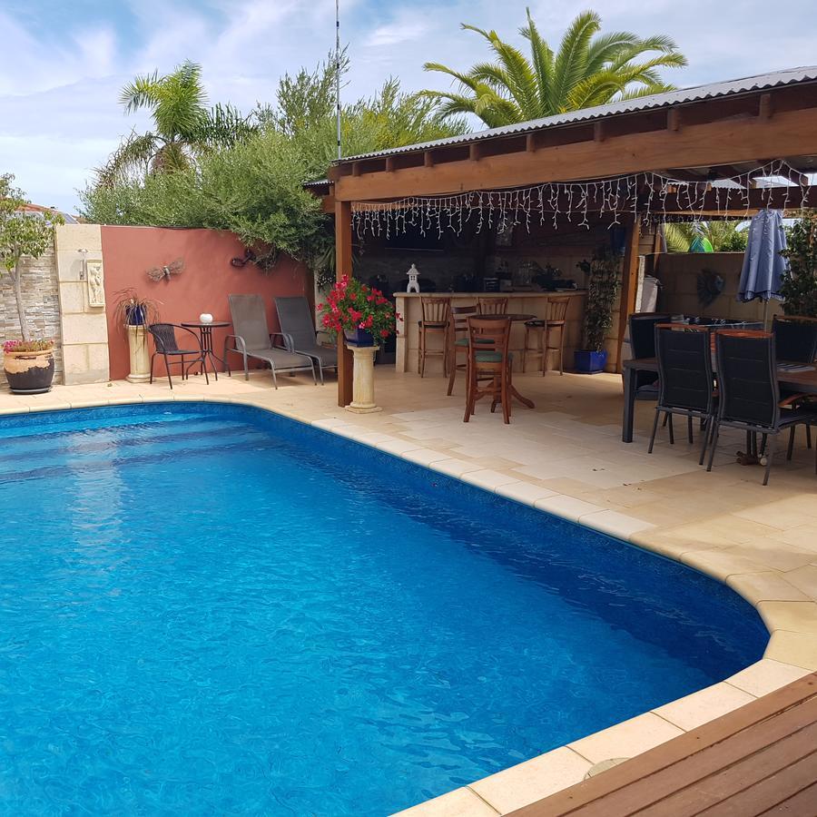 Ocean Reef Homestay Перт Экстерьер фото